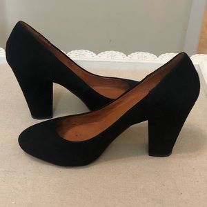 Madewell black Suede Frankie Pumps. Woman’s Size 9